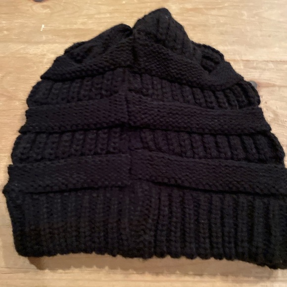 Betsey Johnson Black Pink patch cableknit beanie OS fits most - Picture 2 of 5